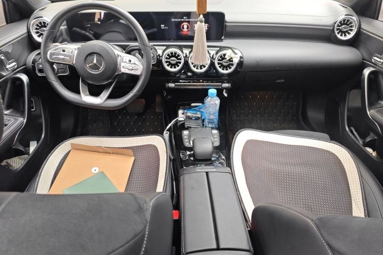 Used Mercedes-Benz A-Class 2022 Revised Version A 200 L Sport Sedan Fashionable Style Center Console