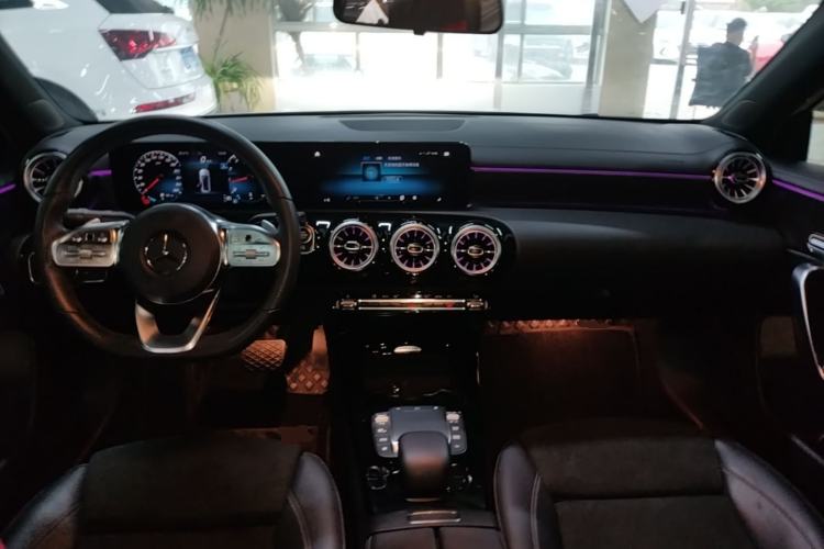 Used Mercedes-Benz A-Class 2022 Second Facelift A 200 L Sport Sedan Fashion Version Center Console