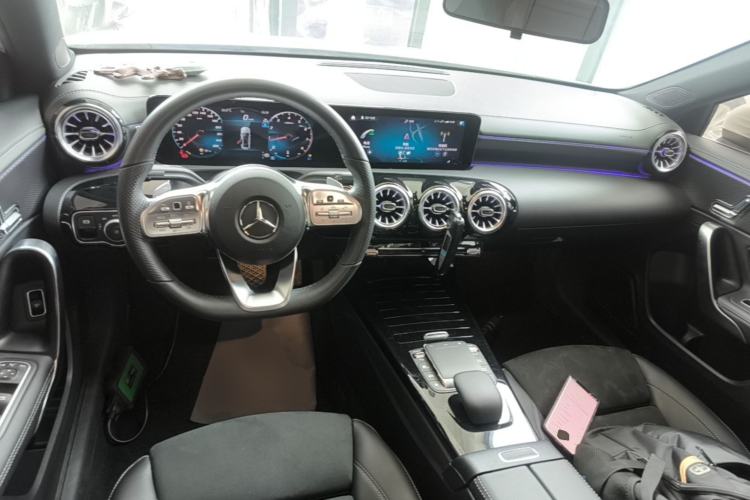 Used Mercedes-Benz A-Class 2022 Revised Version A 200 L Sport Sedan Fashionable Style Center Console