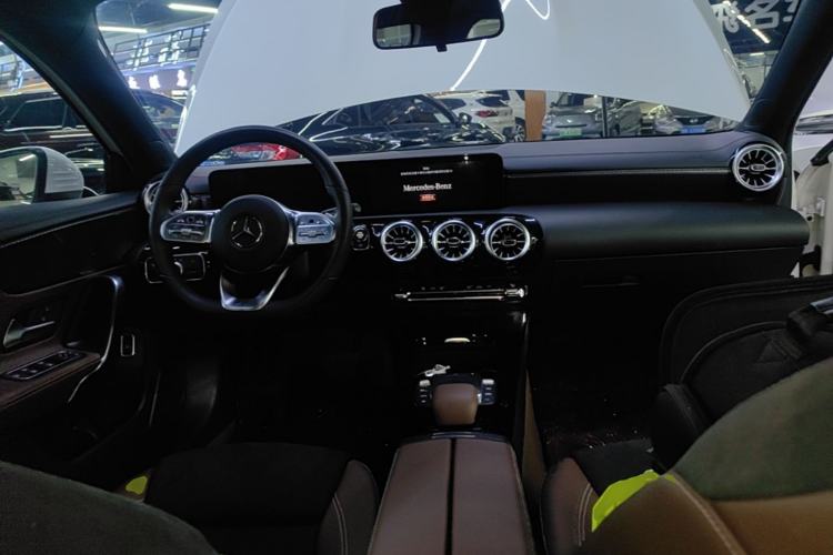 Used Mercedes-Benz A-Class 2022 Second Facelift A 200 L Sport Sedan Fashion Version Center Console