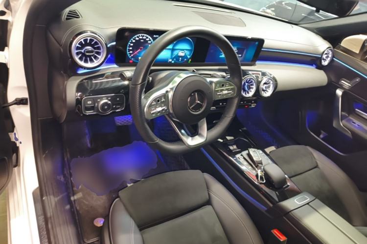 Used Mercedes-Benz A-Class 2022 Revised Version A 200 L Sport Sedan Fashionable Style Center Console