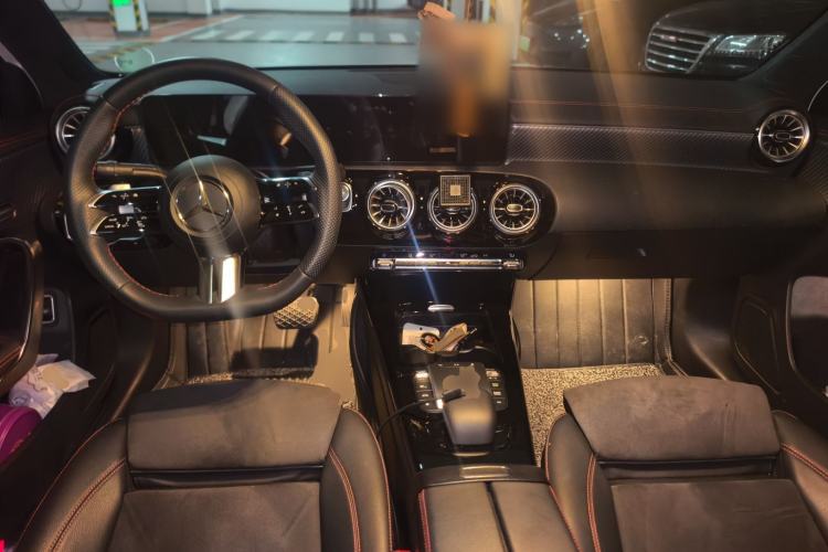 Used Mercedes-Benz A-Class 2022 Second Facelift A 200 L Sport Sedan Fashion Version Center Console