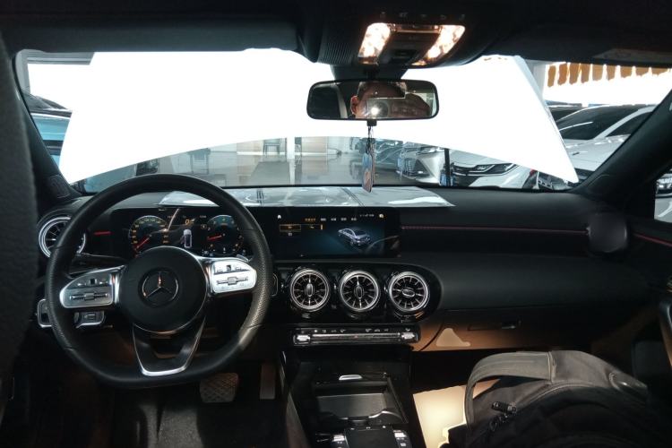 Used Mercedes-Benz A-Class 2022 Revised Version A 200 L Sport Sedan Fashionable Style Center Console