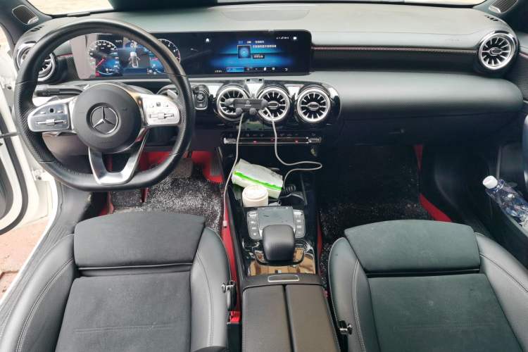 Used Mercedes-Benz A-Class 2022 Revised Version A 200 L Sport Sedan Fashionable Style Center Console
