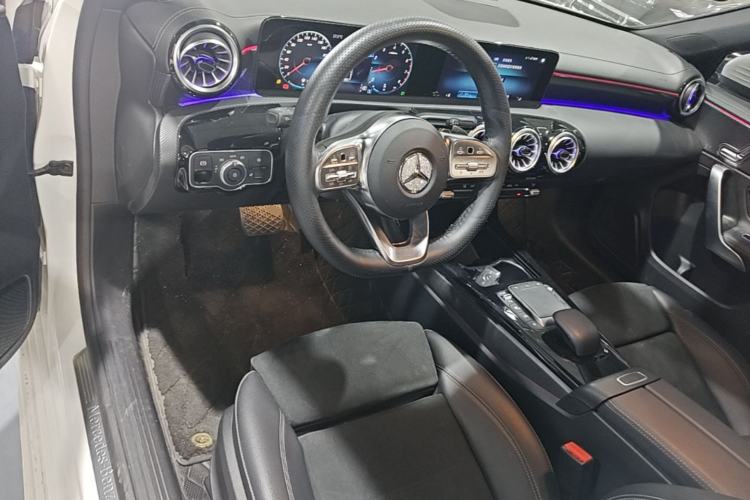 Used Mercedes-Benz A-Class 2022 Revised Version A 200 L Sport Sedan Fashionable Style Center Console