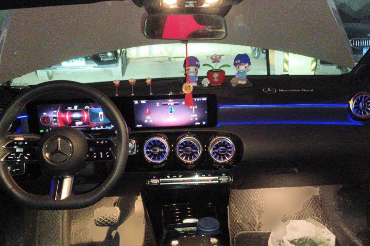 Used Mercedes-Benz A-Class 2022 Revised Version A 200 L Sport Sedan Fashionable Style Center Console