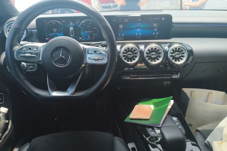 Used Mercedes-Benz A-Class 2022 Second Facelift A 200 L Sport Sedan Fashion Version Center Console