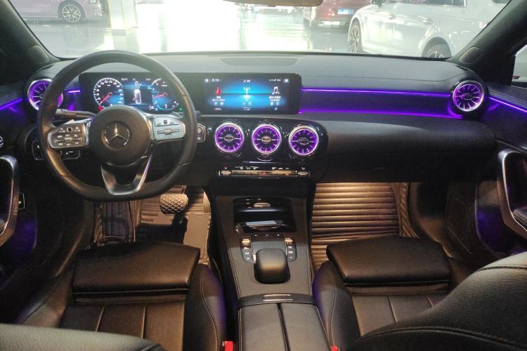 Used Mercedes-Benz A-Class 2022 Restyled A 200 L Sport Sedan Fashion Version Center Console