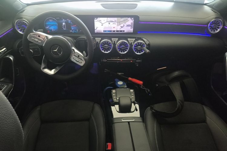 Used Mercedes-Benz A-Class 2022 Revised Version A 200 L Sport Sedan Fashionable Style Center Console