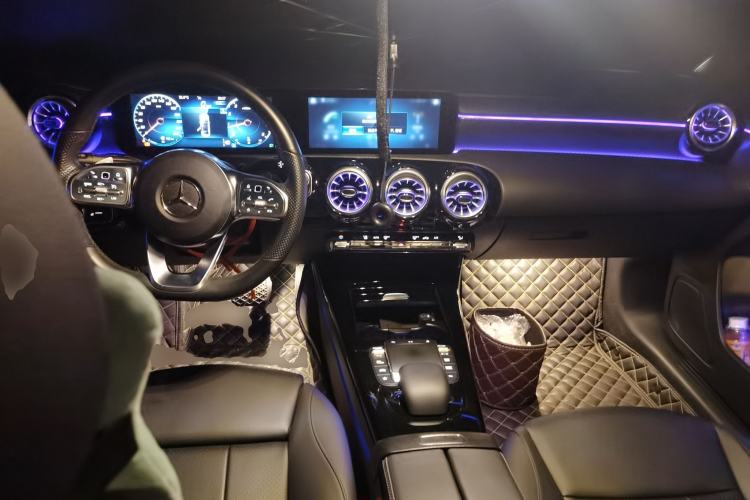 Used Mercedes-Benz A-Class 2022 Second Facelift A 200 L Sport Sedan Fashion Version Center Console