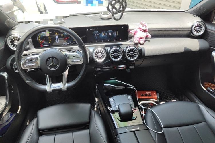 Used Mercedes-Benz A-Class 2022 Second Facelift A 200 L Sport Sedan Fashion Version Center Console