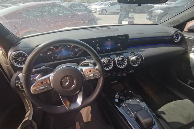 Used Mercedes-Benz A-Class 2022 Revised Version A 200 L Sport Sedan Fashionable Style Center Console