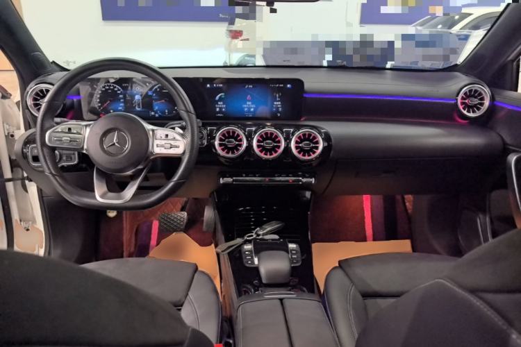 Used Mercedes-Benz A-Class 2022 Second Facelift A 200 L Sport Sedan Fashion Version Center Console