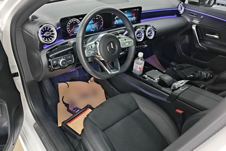 Used Mercedes-Benz A-Class 2022 Revised Version A 200 L Sport Sedan Fashionable Style Center Console