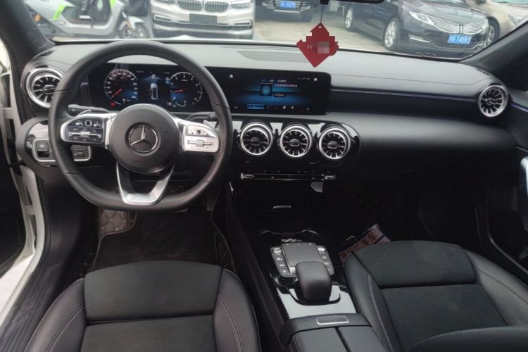 Used Mercedes-Benz A-Class 2022 Revised Version A 200 L Sport Sedan Fashionable Style Center Console