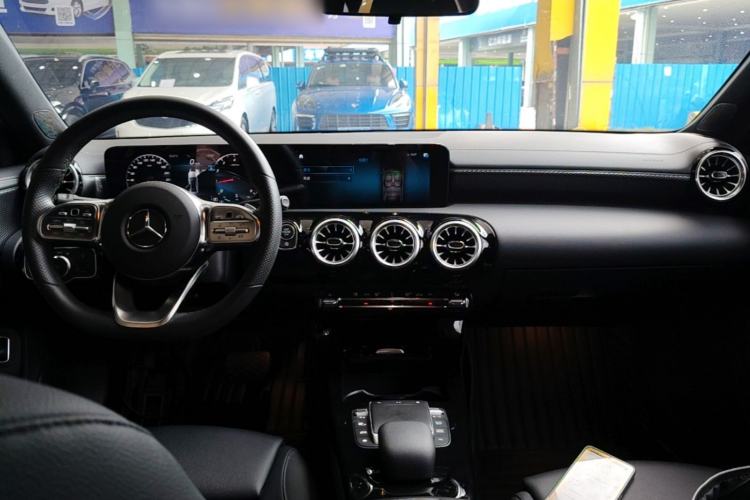 Used Mercedes-Benz A-Class 2022 Restyled A 200 L Sport Sedan Fashion Version Center Console