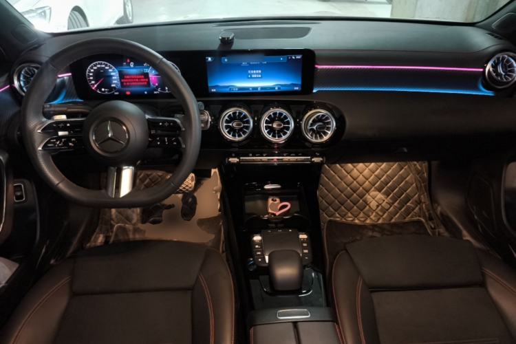 Used Mercedes-Benz A-Class 2022 Revised Version A 200 L Sport Sedan Fashionable Style Center Console