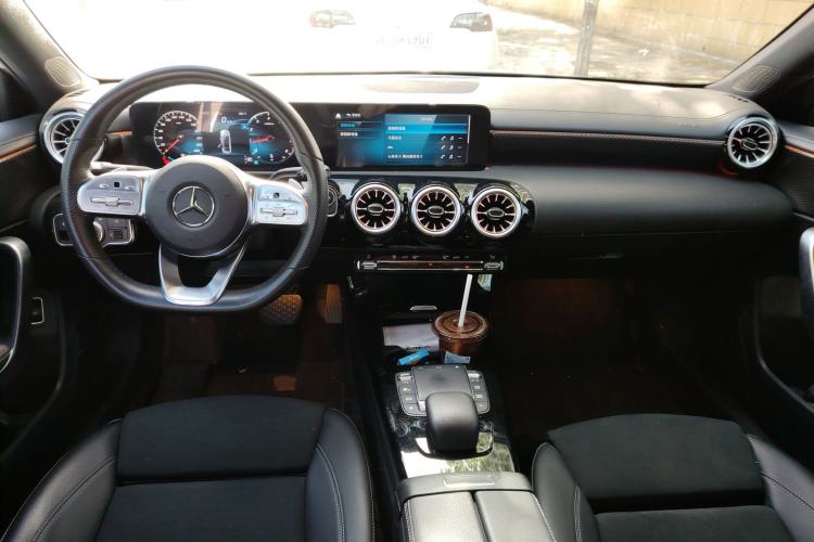Used Mercedes-Benz A-Class 2022 Second Facelift A 200 L Sport Sedan Fashion Version Center Console