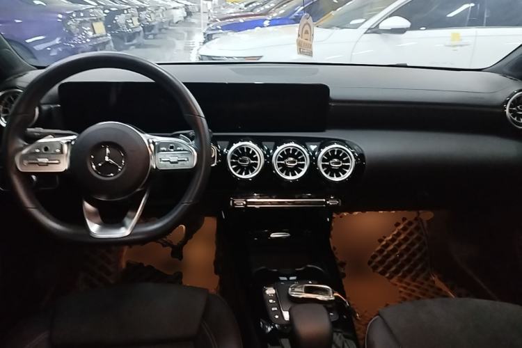 Used Mercedes-Benz A-Class 2022 Second Facelift A 200 L Sport Sedan Fashion Version Center Console