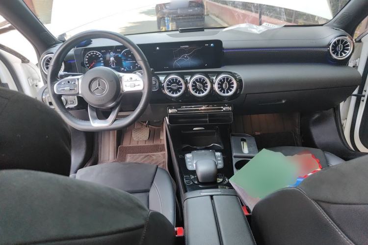 Used Mercedes-Benz A-Class 2022 Second Facelift A 200 L Sport Sedan Fashion Version Center Console