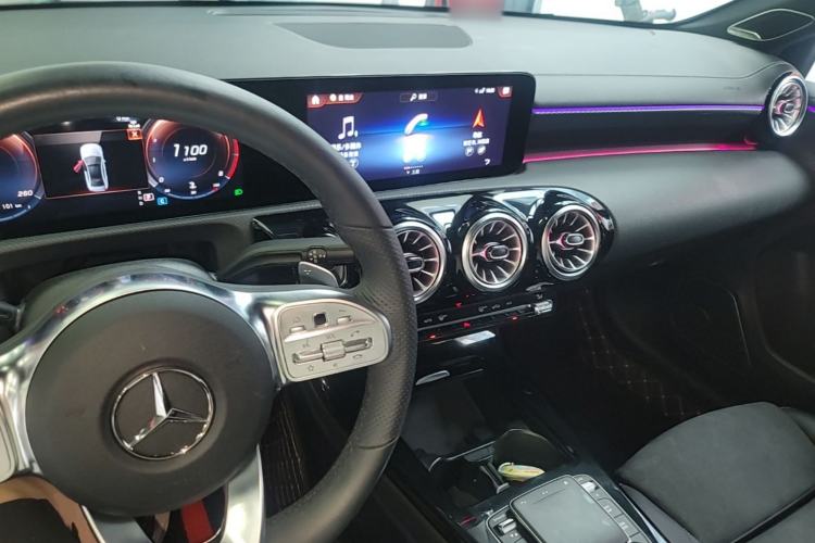 Used Mercedes-Benz A-Class 2022 Revised Version A 200 L Sport Sedan Fashionable Style Center Console