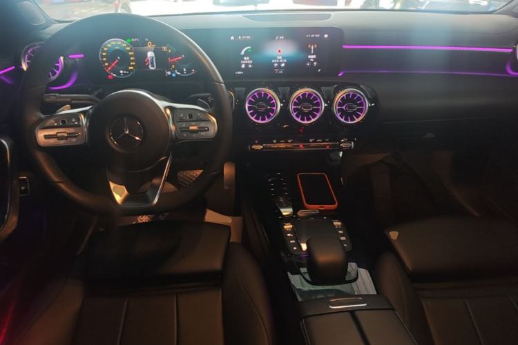 Used Mercedes-Benz A-Class 2022 Restyled A 200 L Sport Sedan Fashion Version Center Console
