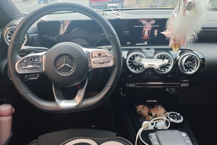Used Mercedes-Benz A-Class 2022 Second Facelift A 200 L Sport Sedan Fashion Version Center Console