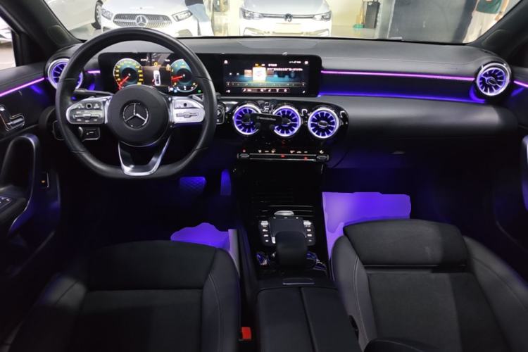 Used Mercedes-Benz A-Class 2022 Revised Version A 200 L Sport Sedan Fashionable Style Center Console