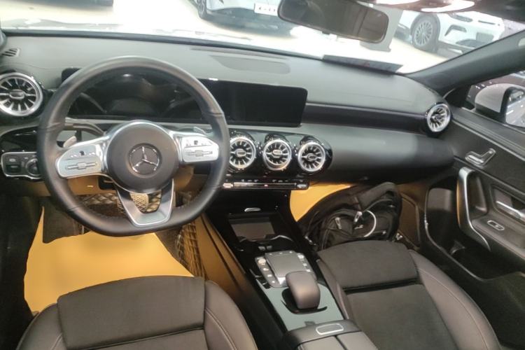Used Mercedes-Benz A-Class 2022 Revised Version A 200 L Sport Sedan Fashionable Style Center Console