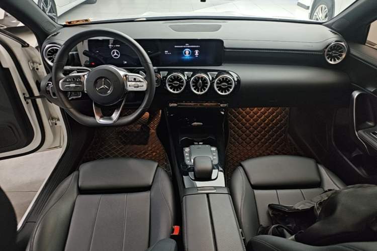Used Mercedes-Benz A-Class 2022 Restyled A 200 L Sport Sedan Fashion Version Center Console