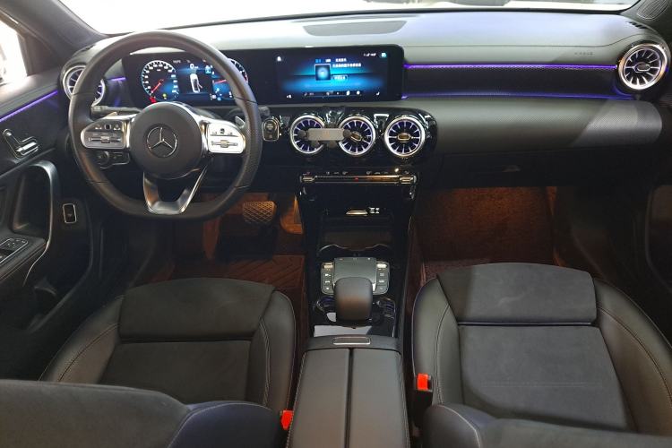 Used Mercedes-Benz A-Class 2022 Revised Version A 200 L Sport Sedan Fashionable Style Center Console