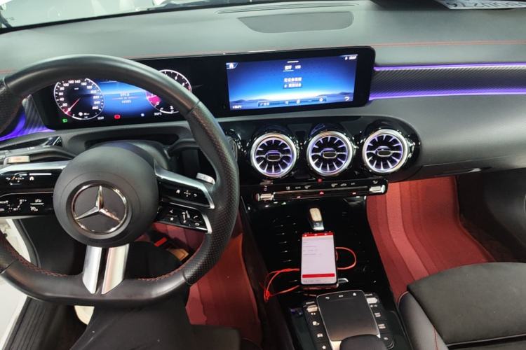 Used Mercedes-Benz A-Class 2022 Revised Version A 200 L Sport Sedan Fashionable Style Center Console