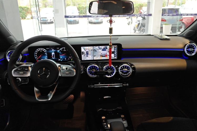 Used Mercedes-Benz A-Class 2022 Revised Version A 200 L Sport Sedan Fashionable Style Center Console