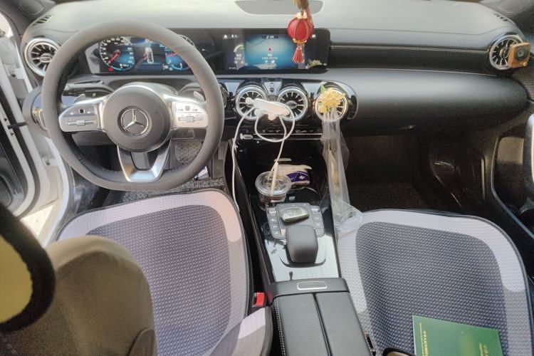 Used Mercedes-Benz A-Class 2022 Revised Version A 200 L Sport Sedan Fashionable Style Center Console