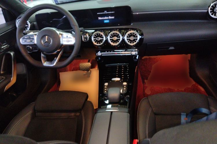 Used Mercedes-Benz A-Class 2022 Revised Version A 200 L Sport Sedan Fashionable Style Center Console