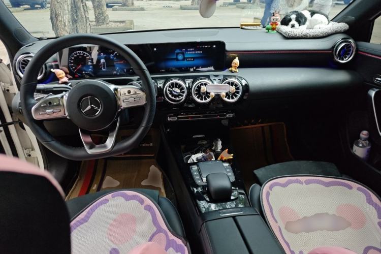 Used Mercedes-Benz A-Class 2022 Second Facelift A 200 L Sport Sedan Fashion Version Center Console