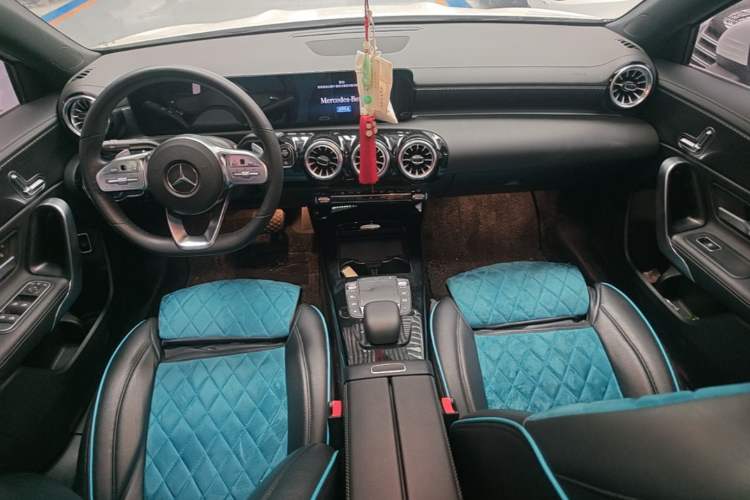 Used Mercedes-Benz A-Class 2022 Revised Version A 200 L Sport Sedan Fashionable Style Center Console