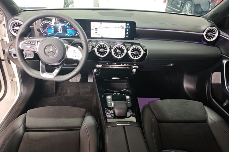 Used Mercedes-Benz A-Class 2022 Second Facelift A 200 L Sport Sedan Fashion Version Center Console