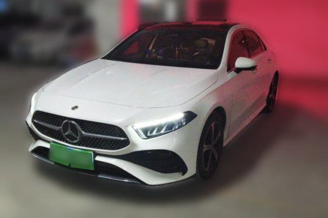 Ojetý Mercedes-Benz A-Class 2022 Revised Version A 200 L Sport Sedan Fashionable Style