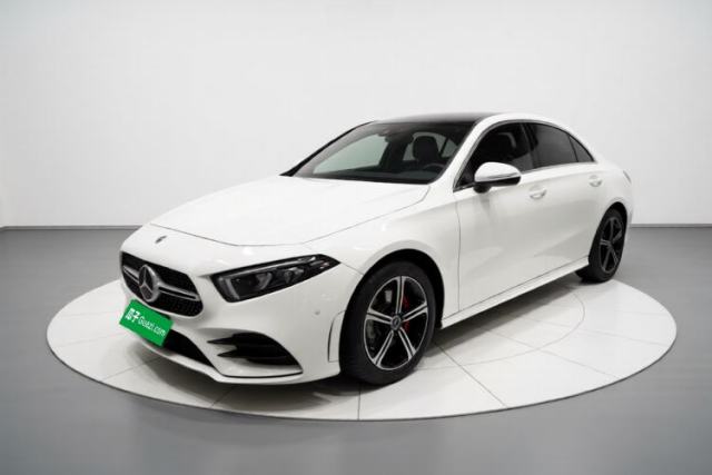 Ojetý Mercedes-Benz A-Class 2022 Second Facelift A 200 L Sport Sedan Fashion Version