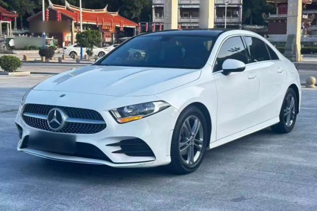 Ojetý Mercedes-Benz A-Class 2022 A 180 L Sport Sedan