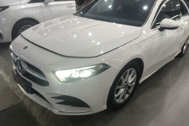 Ojetý Mercedes-Benz A-Class 2022 Restyled A 200 L Sport Sedan Fashion Version