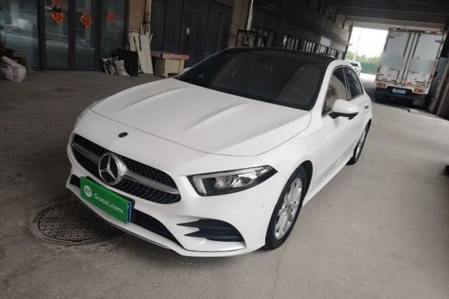 Ojetý Mercedes-Benz A-Class 2022 Revised Version A 200 L Sport Sedan Fashionable Style