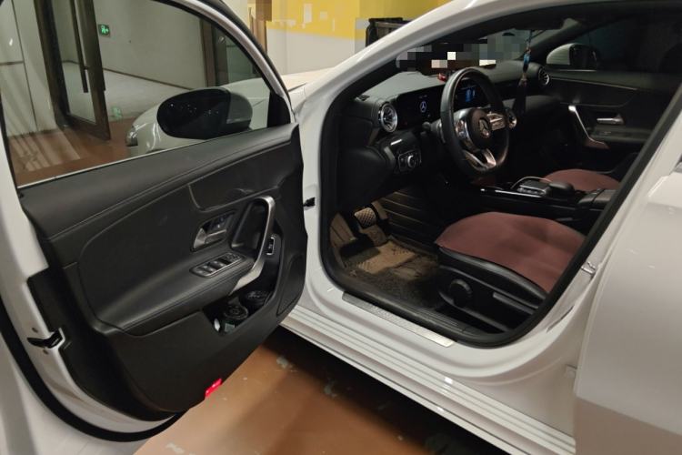 Used Mercedes-Benz A-Class 2022 Second Facelift A 200 L Sport Sedan Fashion Version Driver Seat