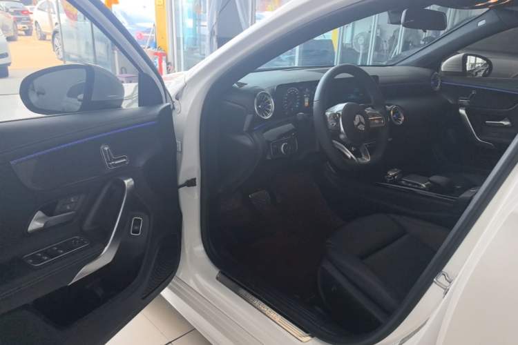 Used Mercedes-Benz A-Class 2022 Restyled A 200 L Sport Sedan Fashion Version Driver Seat