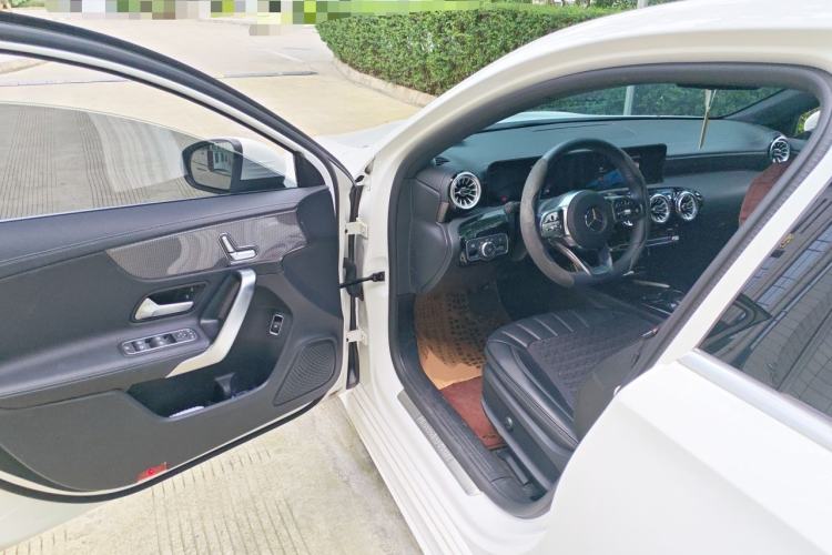 Used Mercedes-Benz A-Class 2022 Revised Version A 200 L Sport Sedan Fashionable Style Driver Seat