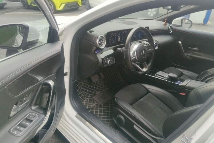 Used Mercedes-Benz A-Class 2022 Second Facelift A 200 L Sport Sedan Fashion Version Driver Seat