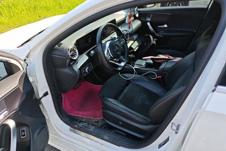 Used Mercedes-Benz A-Class 2022 Revised Version A 200 L Sport Sedan Fashionable Style Driver Seat