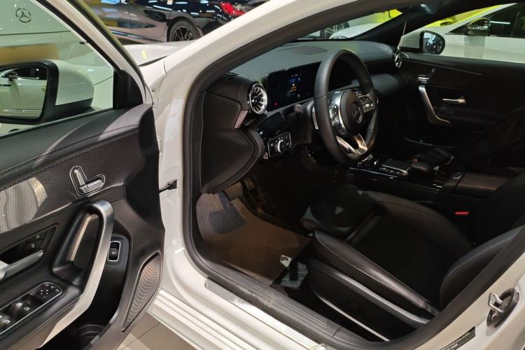 Used Mercedes-Benz A-Class 2022 Revised Version A 200 L Sport Sedan Fashionable Style Driver Seat