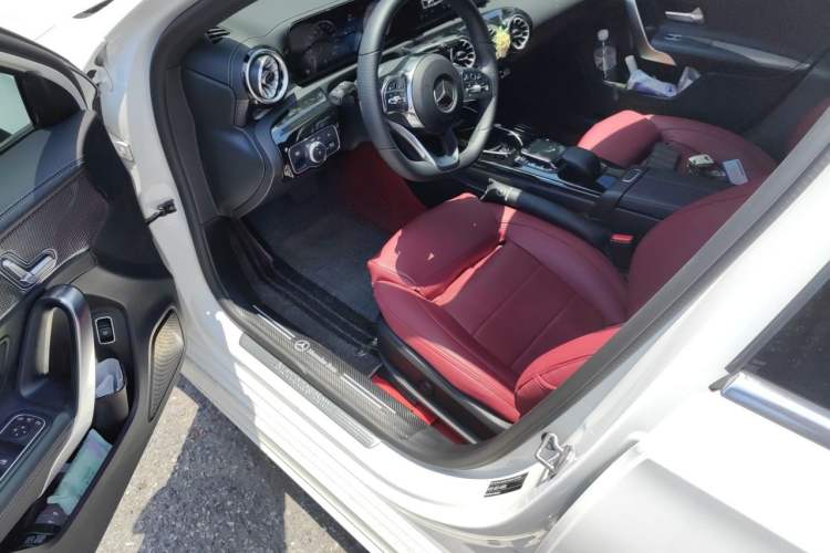 Used Mercedes-Benz A-Class 2022 Revised Version A 200 L Sport Sedan Fashionable Style Driver Seat
